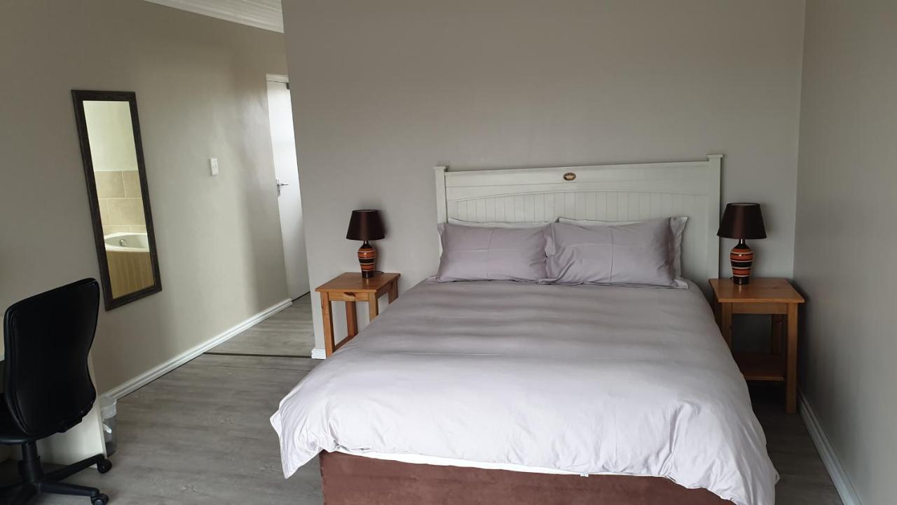 Stonehouse On Main Hotel Struisbaai Room photo