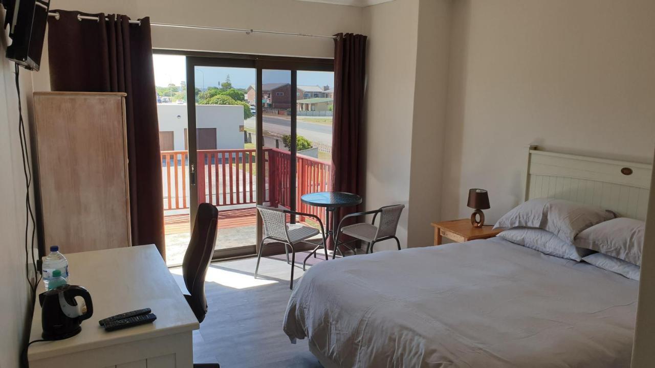 Stonehouse On Main Hotel Struisbaai Room photo